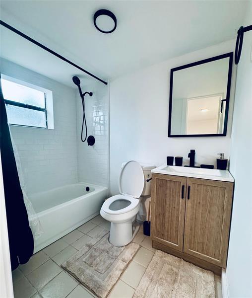Primary Photo - 2205 SW 16th Ter