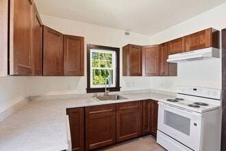 Building Photo - 3 Bedroom Fond Du Lac House