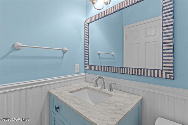 Building Photo - 297 Bayview Ave