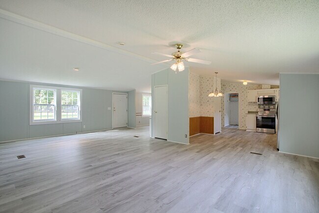 Building Photo - 28 Red Maple Trail