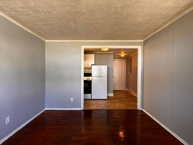 Building Photo - 1506 6th St SE