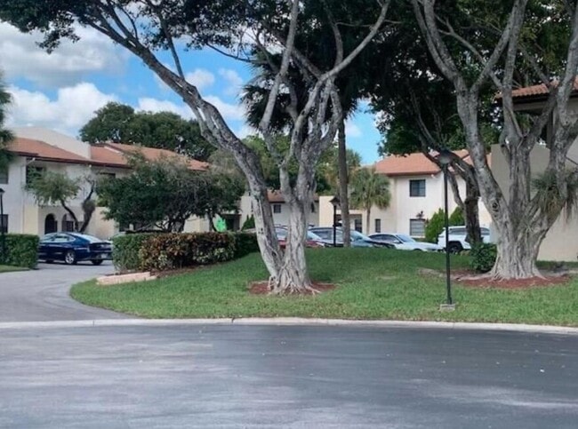 Building Photo - 21820 Cypress Cir