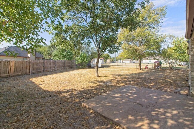 Building Photo - 914 Garden Meadow Dr