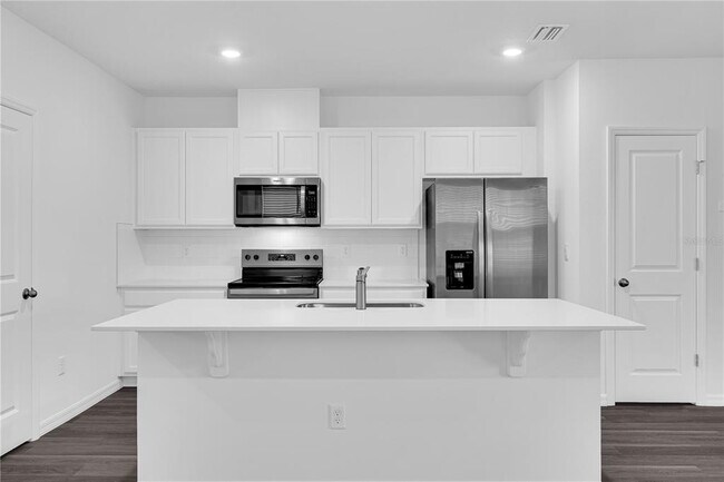 Building Photo - 16329 LAKELET Aly