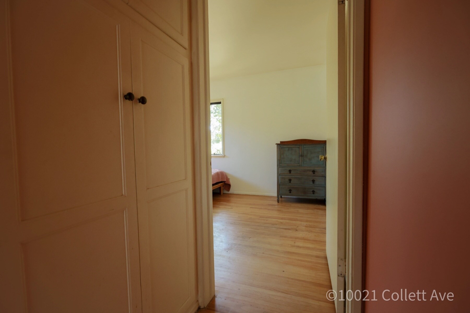 Building Photo - 10021 Collett Ave