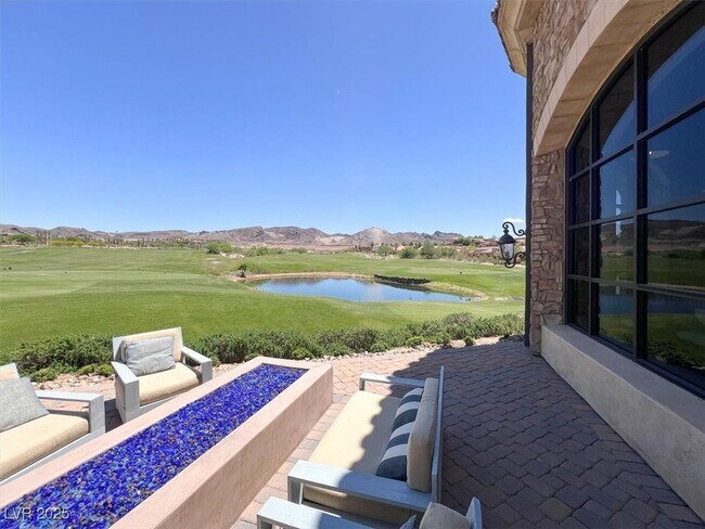 Building Photo - 74 Contrada Fiore Dr