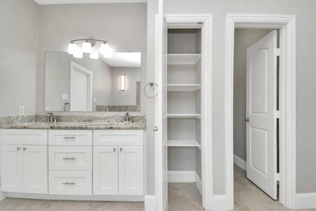 Building Photo - 14415 Mindy Park Ln