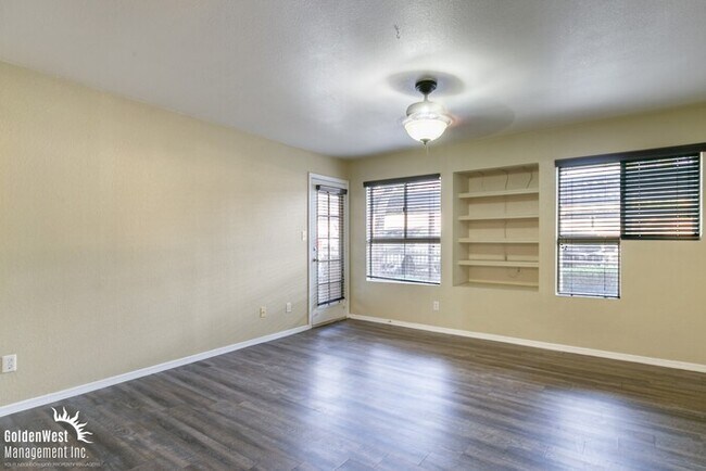 Building Photo - Beautiful 2Bdm 2Ba Condo at the Base of North Mountain Preserve!