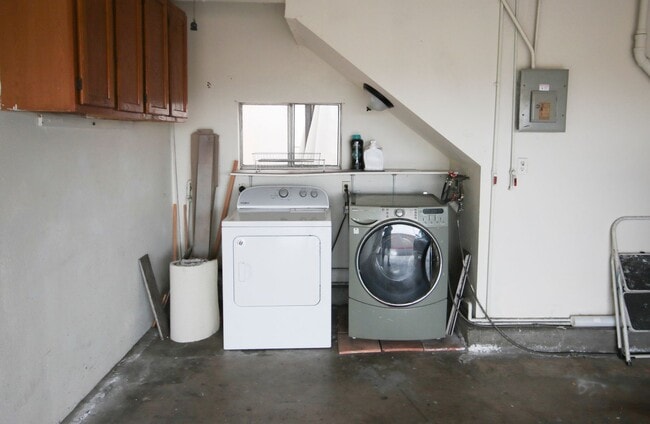 Building Photo - Charming All-Inclusive 1BR with Resort-Style Amenities