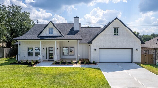 Building Photo - 227 April Waters Dr W