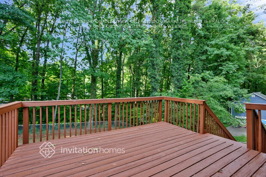 Building Photo - 1136 Norfolk Dr NW