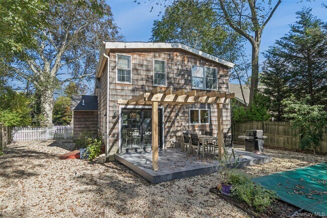 Building Photo - 212 Lumber Ln