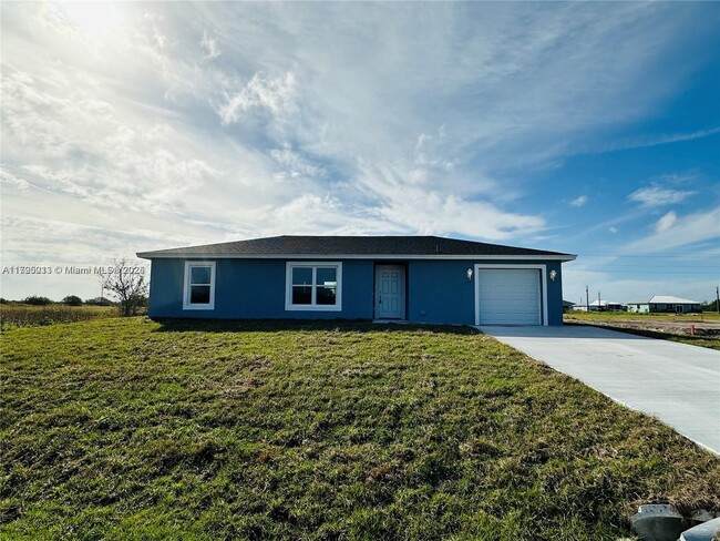 Building Photo - 131 Carousel Ave