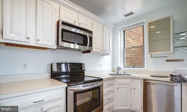 Building Photo - 2129 Florida Ave NW