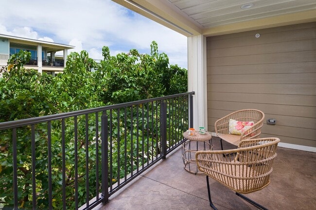 Building Photo - 2 bedroom 2 bath with 2 covered parking Kailua