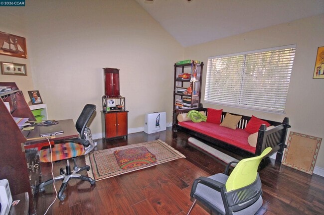 Building Photo - 243 Viewpoint Dr