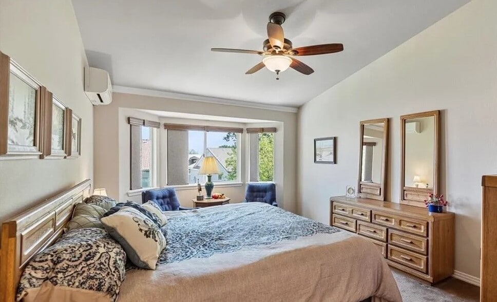 Primary bedroom - 152 Las Lunas St