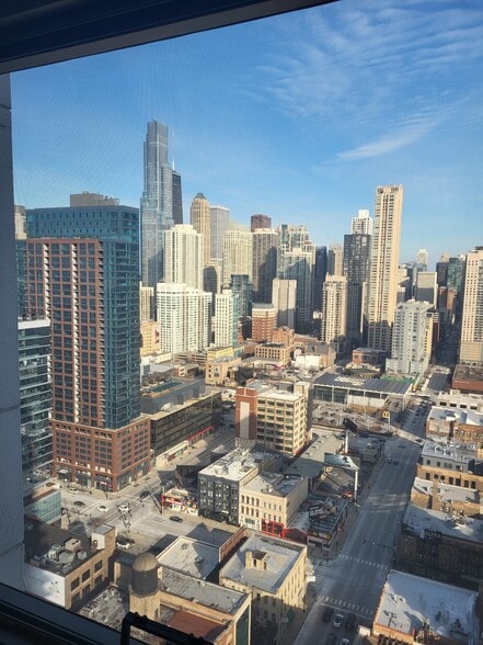 Building Photo - 303 W Ohio St