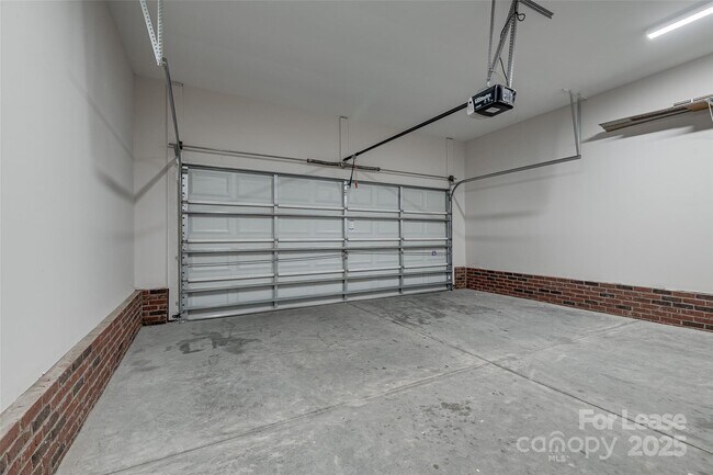 Building Photo - 4624 Waterbell Ln