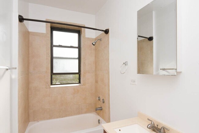 Building Photo - 3832 N Fremont St