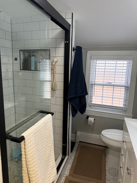 Building Photo - 23 Tiverton Pky