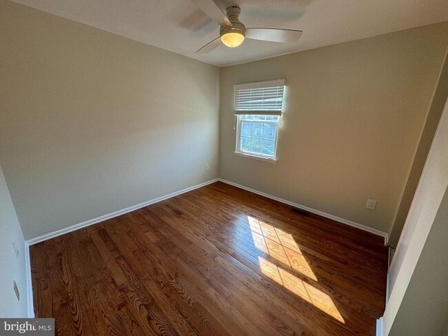 Building Photo - 45 Windsor Mews