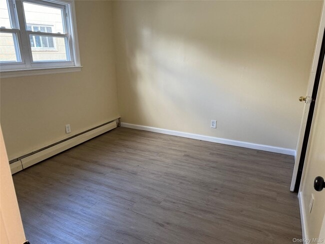 Building Photo - 287-289-289 Stewart Ave