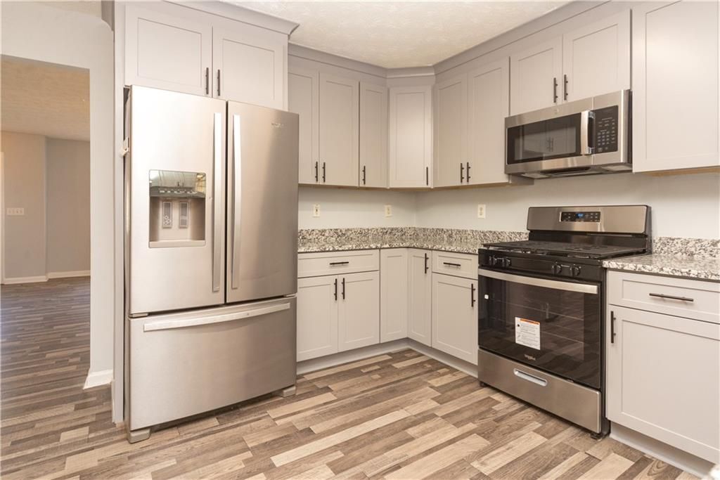 Building Photo - 811 Sugar Oak Ln