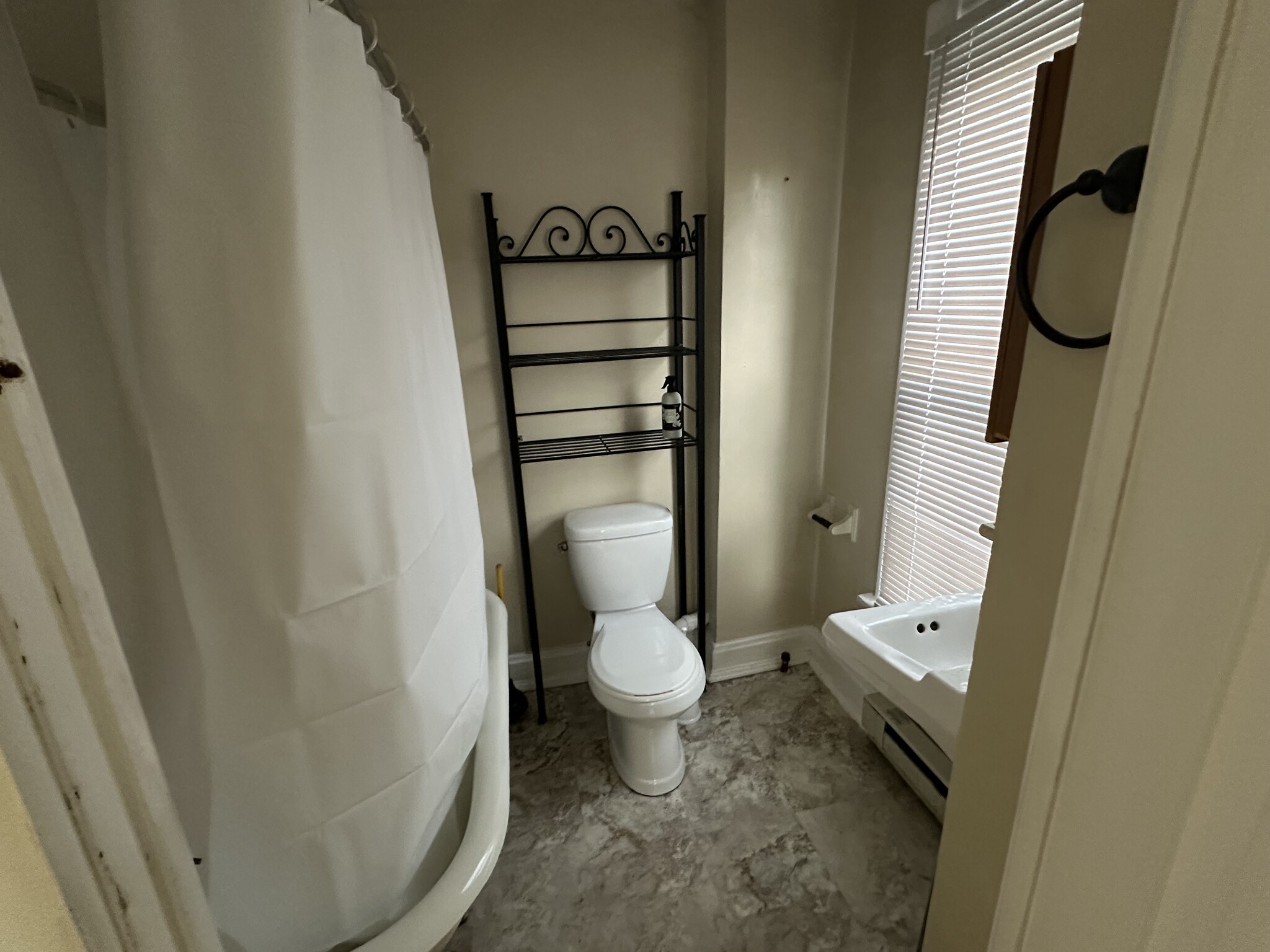 Bathroom - 143 N Potomac St