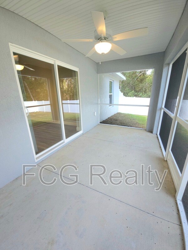 Building Photo - 8810 N Malibu Rd