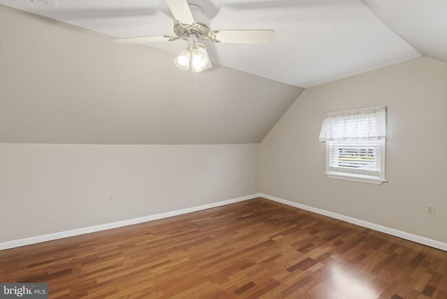 Building Photo - 9117 Smith Ave