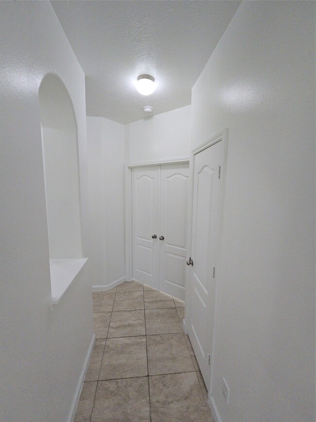 Building Photo - 1306 Squire Dr