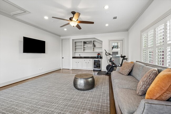 Building Photo - 1521 Oakdale St