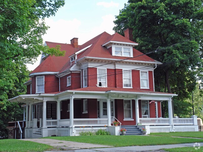 Primary Photo - 20 Front St