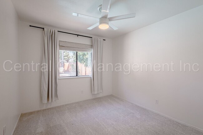 Building Photo - 4 Bedroom/2 Bath Home with a Pool and Sola...