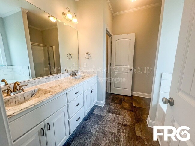 Building Photo - 313 N Landing Dr