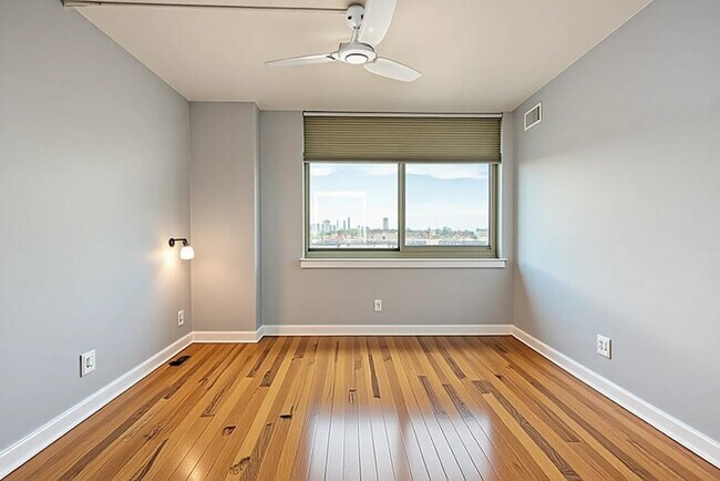 Building Photo - 800 Jackson St