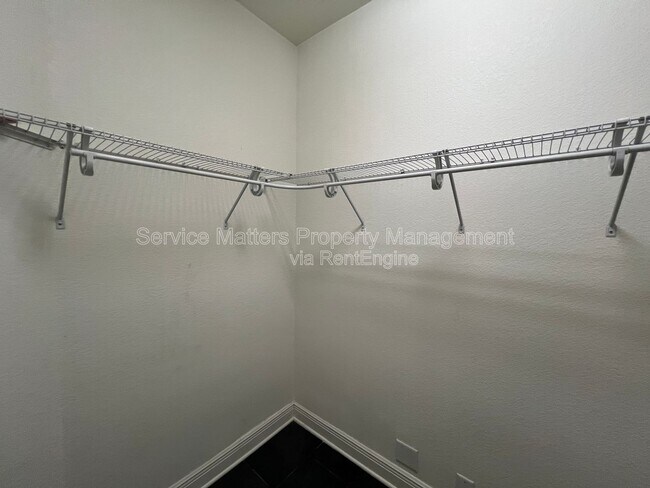 Building Photo - 2926 Greystone Dr