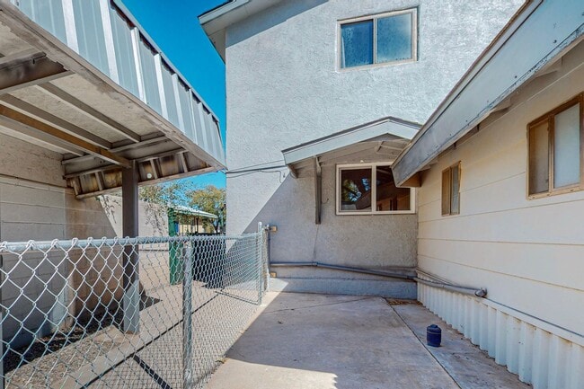 Building Photo - North Valley 4 Bedroom 2 Bath *Move-in Special* $1000 off 1st month rent if you sign by 11/30/25