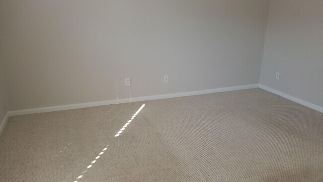 Building Photo - Coming Soon! 3 Bedroom / 2.5 Bath in South...