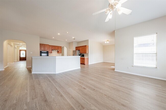 Building Photo - 13727 Charterhouse Way