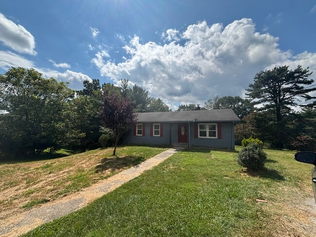 Building Photo - 103 Hanks St