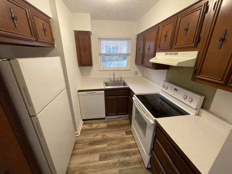 Building Photo - 1 Hapgood Hill