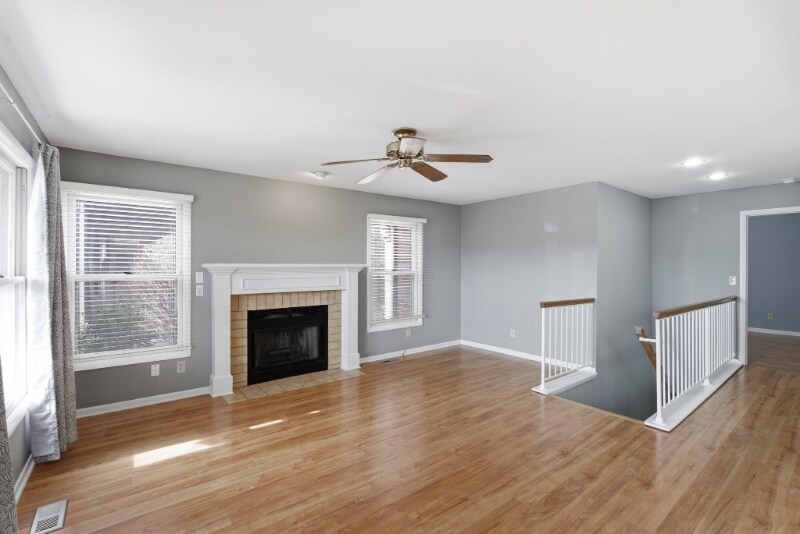 Building Photo - 1450 S Webb Rd