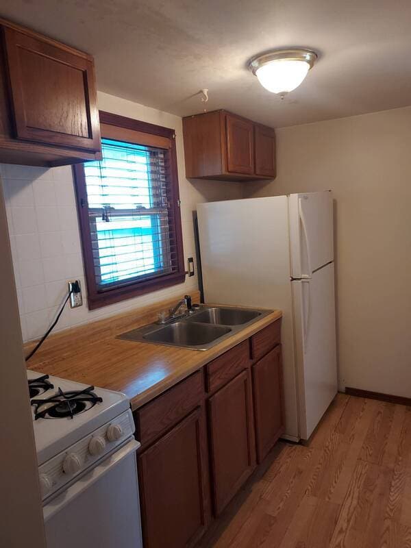 Building Photo - 3627 E 35th Ave