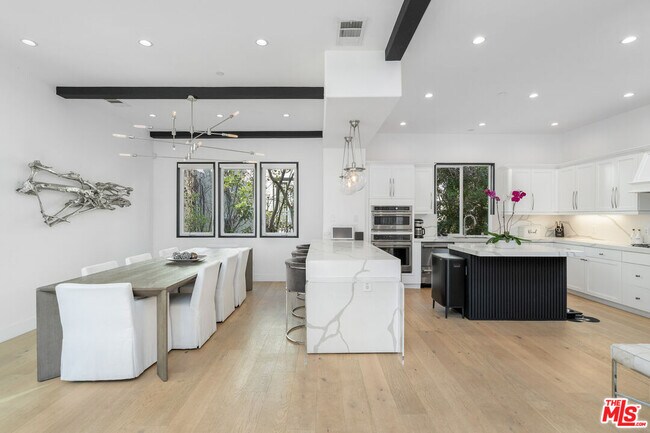 Building Photo - 5732 S Celedon Creek