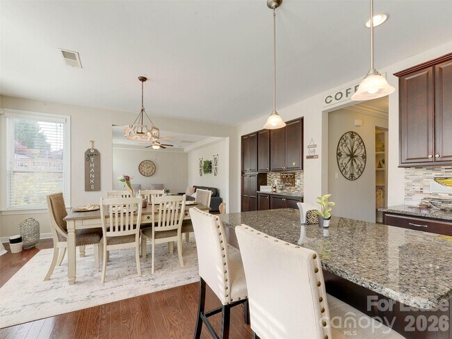 Building Photo - 7121 Toxaway Ln