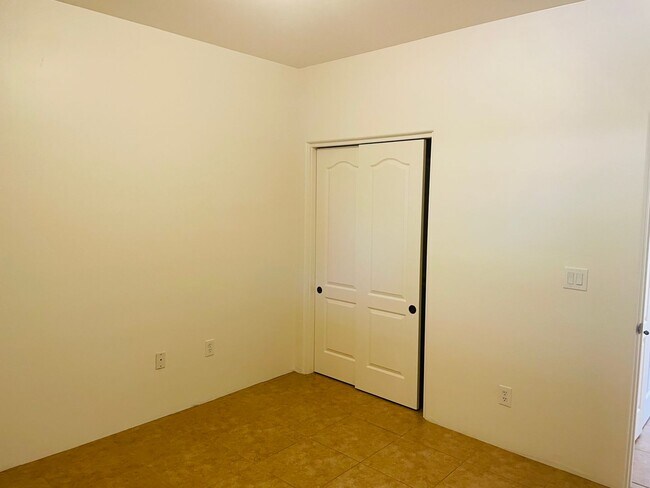 Building Photo - 520 Jordan Rd