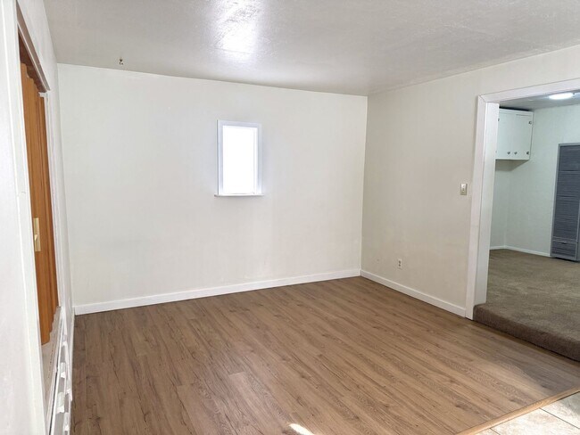 Building Photo - 2425 Mountain Rd NW