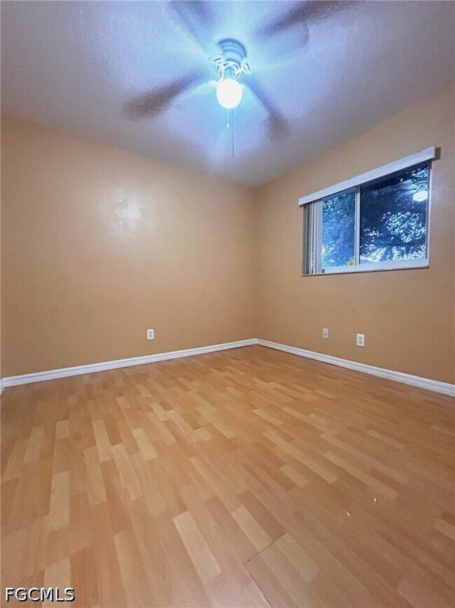 Building Photo - 1045 NE 40th Terrace